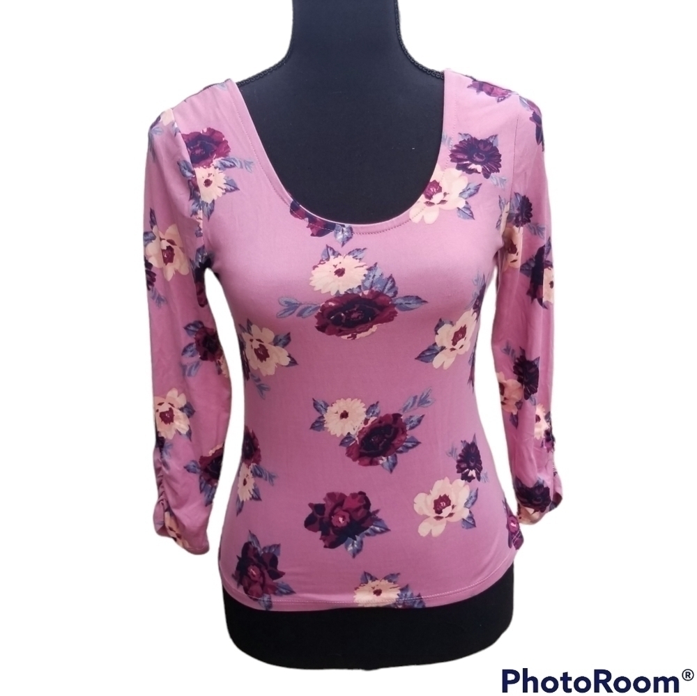 Pink floral strappy back cropped fitted shirt